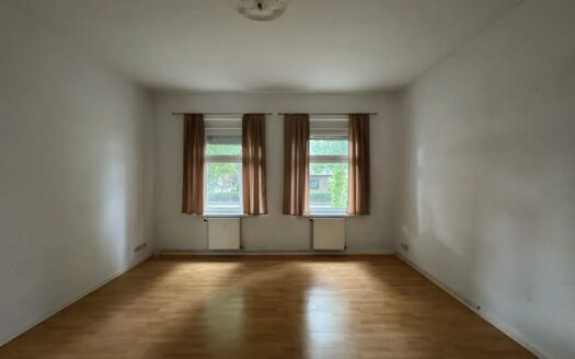 Bezugsfreie 2-Zimmer-Wohnung mit Gartenanteil